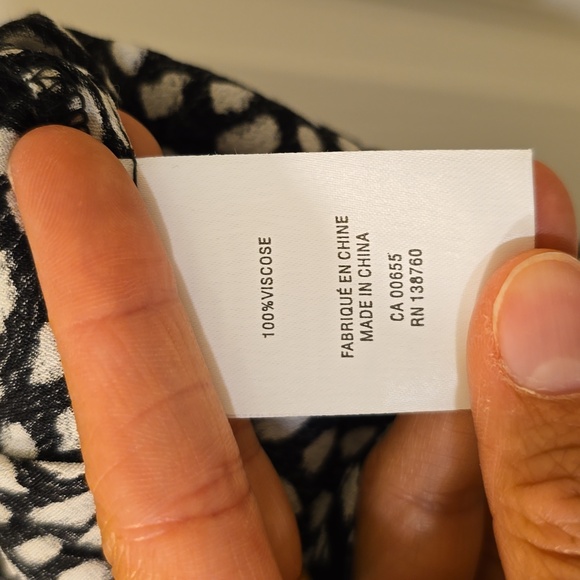 Reitmans lightweight dress shirt | SZ Medium - Picture 5 of 7